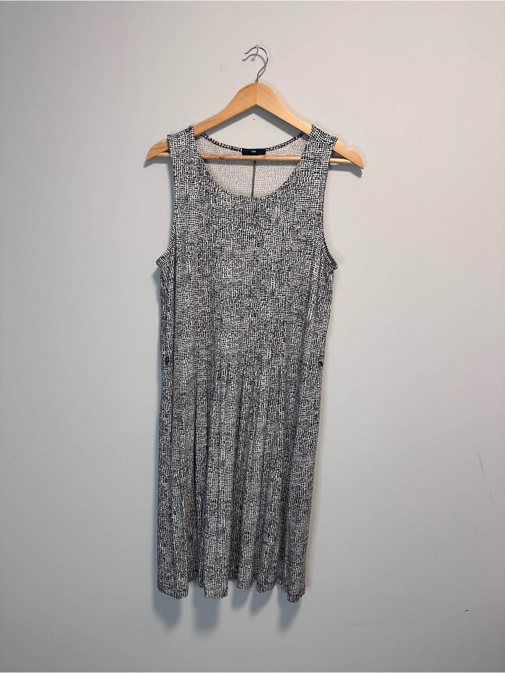 GAP Black & White Sleeveless Midi Dress Size M
